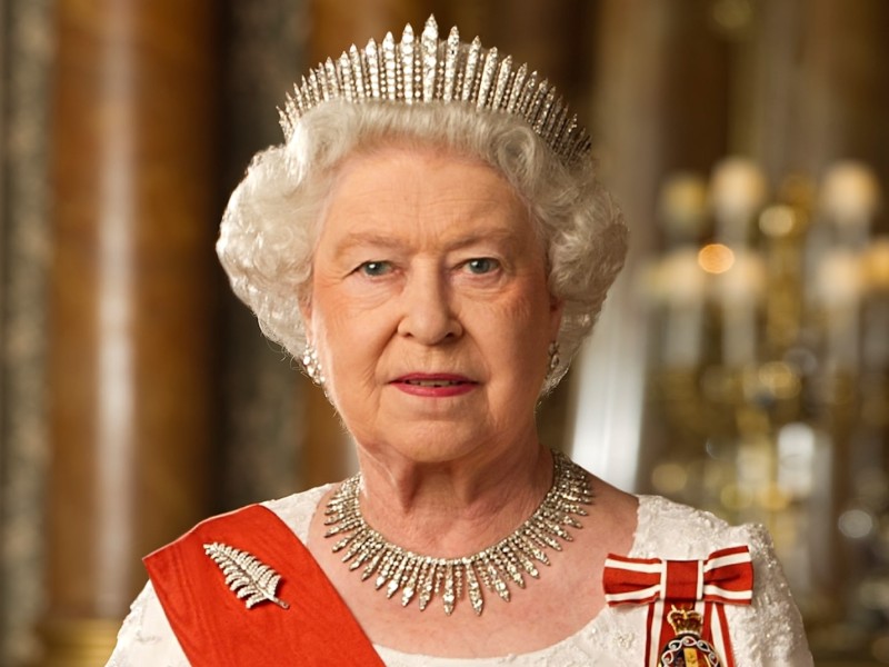 A portrait photo of Queen Elizabeth 2.