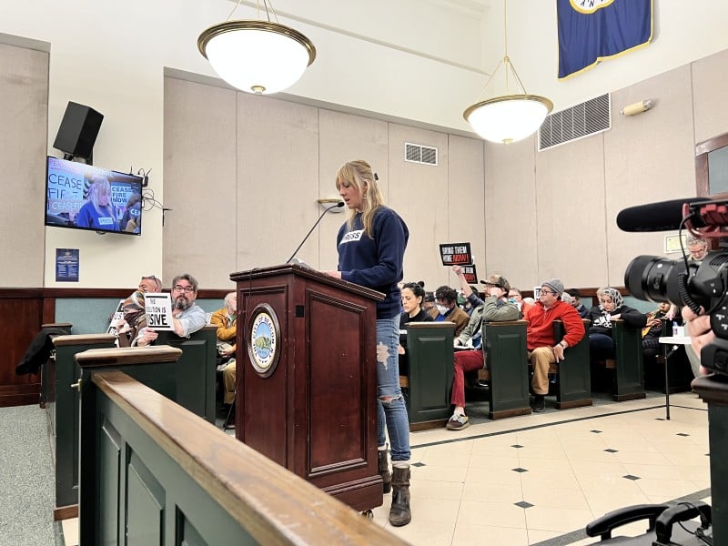Hudson Valley business owner Katie Hellmuth speaks about a ceasefire resolution at a Beacon City Council meeting on March 4.
